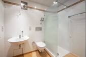 Badezimmer - Etagenwohnung mit 96,40 m² in Gauting zum Kaufen
