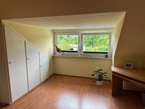 Zimmer mit Gaube OG - 