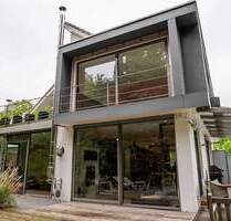 STILVOLLES EINFAMILIENHAUS IN EXPONIERTER LAGE VON DÜSSELDORF