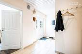 Eingangsflur - 4 Zimmer Mehrfamilienhaus, Wohnhaus in Ahrensburg