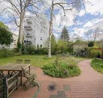 Bezugsfreie, 3 Zi-Whg im VH im 2. OG im schönen Friedenau - Berlin