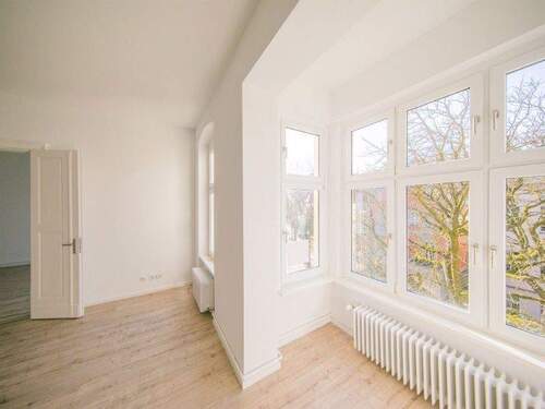 Erker zur ruhigen Straße - 3 Zimmer Etagenwohnung in Berlin