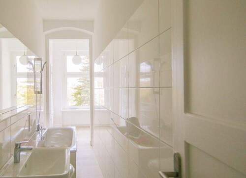 Wannenbad mit Fenster - 