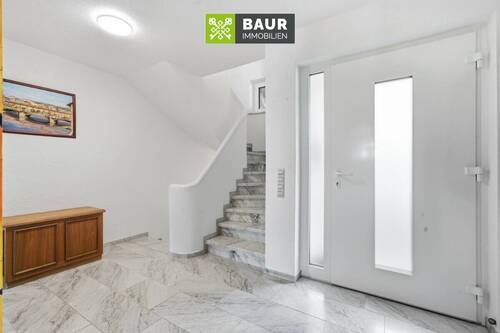 EG EIngang - 5 Zimmer Doppelhaushälfte in Markdorf