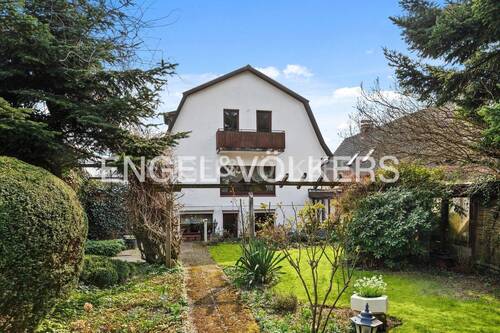 Gartenansicht - 9 Zimmer Einfamilienhaus zum Kaufen in Hamburg