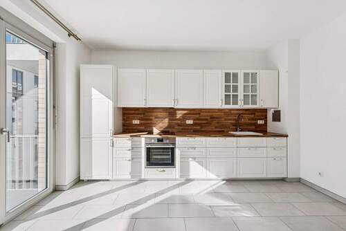 Voll ausgestattete Einbauküche - 