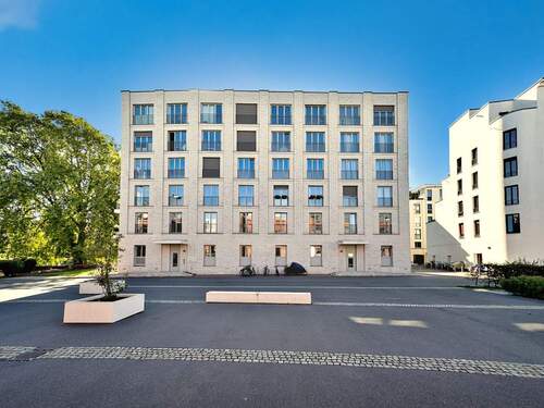 Frontansicht Gebäude KLEINER - 