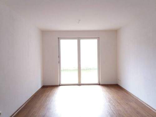 Wohnbereich - 2 Zimmer Etagenwohnung zur Miete in Brandenburg an der Havel