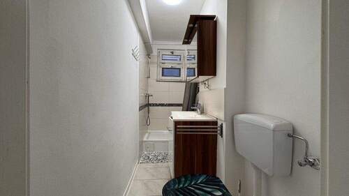 Badezimmer - 1 Zimmer Etagenwohnung in Aachen