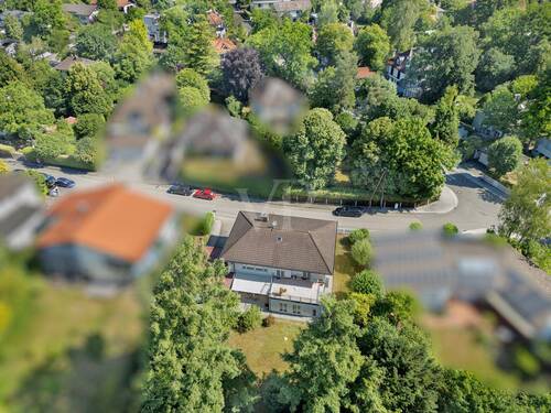 Haus mit Grundstück - 