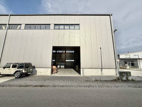 Zufahrtstor - Halle in Hemau