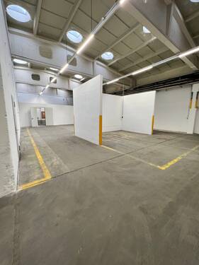 2022-11-08 13.09.01.jpg - Halle in Schwerin