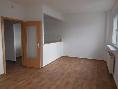 Wohnzimmer mit offener Küche - ZWEI KALTMIETEN GESCHENKT* - 2 Zimmer mit Balkon