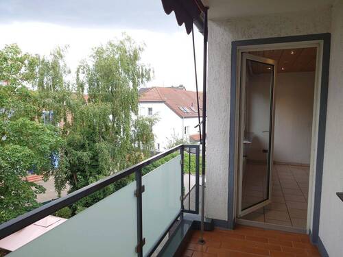 Balkon Blick ins Wohnzimmer - Etagenwohnung mit 76,00 m² in Herne zur Miete