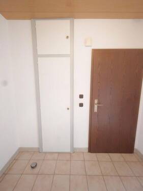 Eingangsbereich mit Einbauschr - 