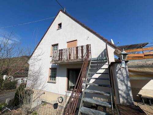 Seitenansicht mit separter Treppe in 2.OG - Doppelhaushälfte mit 190,00 m² in Monzingen zum Kaufen