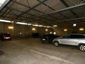 10 Blick schräg durch die Halle - Gewerbehalle (oder Festmietparkplatzhalle) im Herzen von Köln
