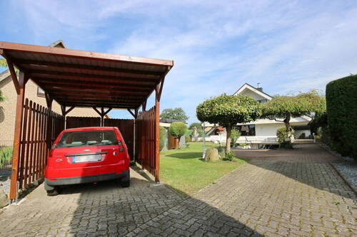 Carport mit Auffahrt - Einfamilienhaus mit 143,00 m² in Nahe zum Kaufen