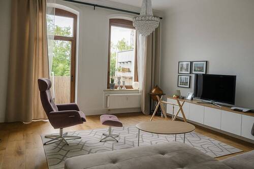 Wohnzimmer - 5 Zimmer Etagenwohnung zum Kaufen in Hannover