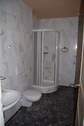 WC-Raum mit Dusche - 