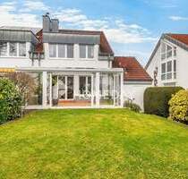 Gepflegte Doppelhaushälfte mit Garage, Wintergarten und Garten in Bonn Röttgen