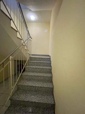 Treppenhaus - 2 Zimmer Etagenwohnung zum Kaufen in Mallersdorf-Pfaffenberg