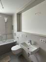 Designer-Bad mit Fenster - 2 Zimmer Etagenwohnung zur Miete in Nürnberg