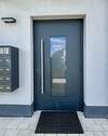 Haustür mit Briefkastenanlage - 
