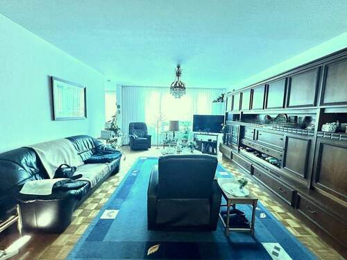 Wohnzimmer - 2 Zimmer Etagenwohnung zum Kaufen in Köln