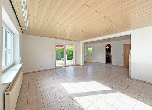 Wohnbereich - 4 Zimmer Einfamilienhaus zum Kaufen in Mittenaar