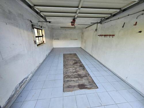Garage - 