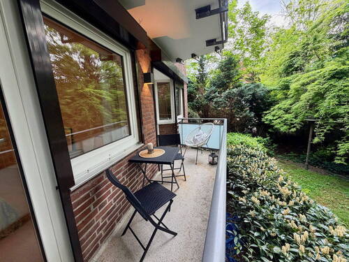 Balkon mit Blick ins Grüne - 