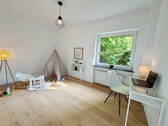 Arbeits- oder Kinderzimmer - 