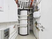 Technikraum mit moderner Anlagentechnik - 