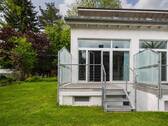 Sichtgeschütze Südterrasse - Stilvolles Reihenendhaus mit offener Galerie und sonnigem Garten