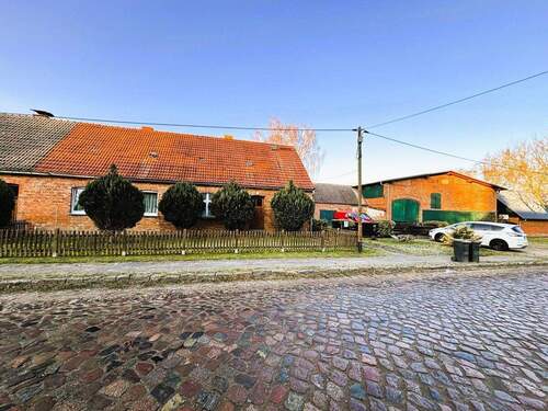 Haushälfte mit 2 Einheiten - 5 Zimmer Doppelhaushälfte zum Kaufen in Wildberg