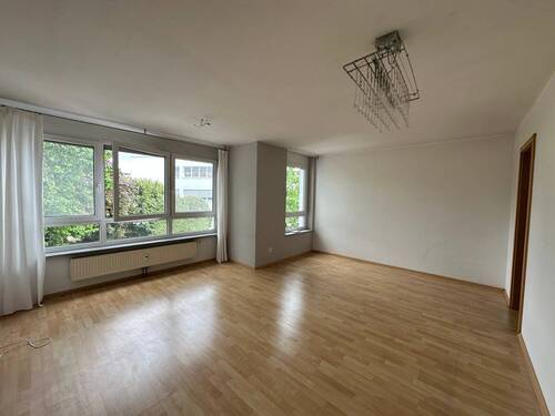 Wohnzimmer - 2 Zimmer Etagenwohnung in Stuttgart
