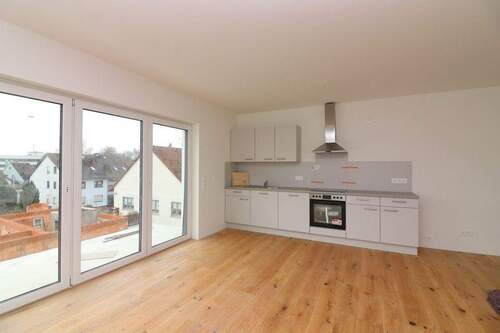 Neue Einbauküche im Wohn-Eßbereich mit Zugang zum Balkon - Neubauwohnung mit Weitblick - 1.100,00 EUR Kaltmiete, ca.  61,20 m² Wohnfläche