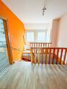 Treppenhaus / Flur - Gemütliche 3-Zimmer-Wohnung für Singles, Paare oder kleine Familien