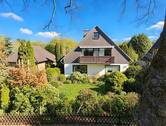 Frontansicht - RARITÄT. Zwei Einheiten, ein Zuhause in HH-Poppenbüttel mit TOP-Ausst. u. flexiblen Möglichkeiten.