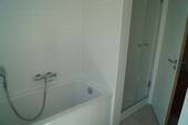 Bad mit Wanne und Dusche - Etagenwohnung mit 60,60 m&sup2; in Markranstädt zur Miete