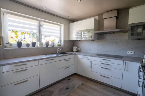 Küche - 6 Zimmer Doppelhaushälfte zum Kaufen in Oberdischingen