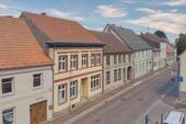 Außenansicht - Arbeiten oder profitieren: Bezugsfreies Bürohaus mit normaler Ausstattung in Penzlin