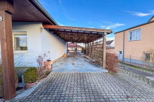 Carport - 5 Zimmer Bungalow in Klipphausen