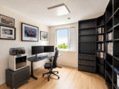Arbeitszimmer mit KI bearbeitet - 