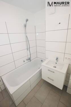 Badezimmer_Ansicht II - 