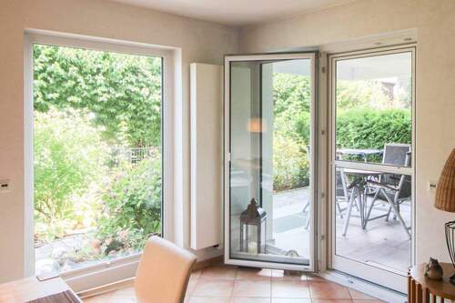 Blick in den Garten - 3 Zimmer Etagenwohnung zum Kaufen in Seeheim-Jugenheim