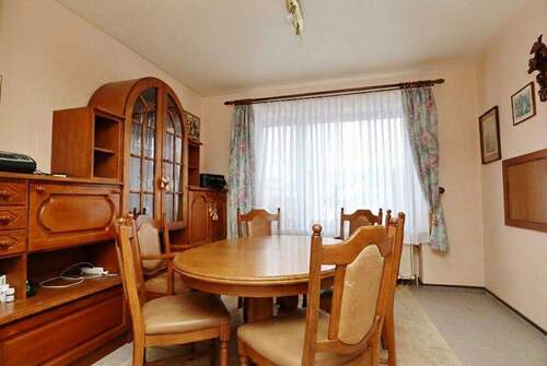 Esszimmer (Anpassung durch KI) - 