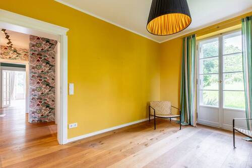 Yellow room - 