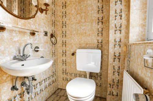 Eines von zwei Gäste-WC - 